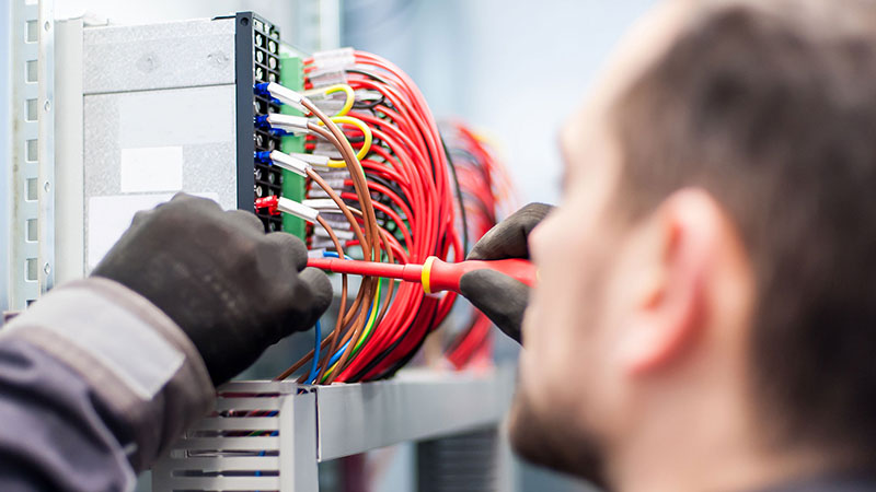Électricien à Clairac
