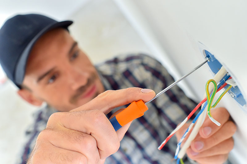 Électricien à Tonneins